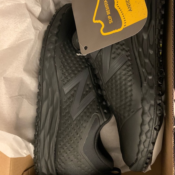 New Balance Men's Fresh Foam Slip Resistant 806 V1 Industrial Shoe